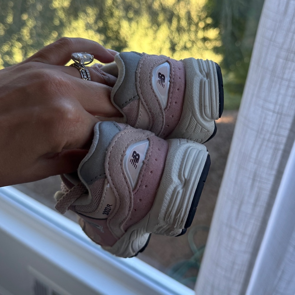 New Balance 9060 pink 9c - Picture 4 of 6